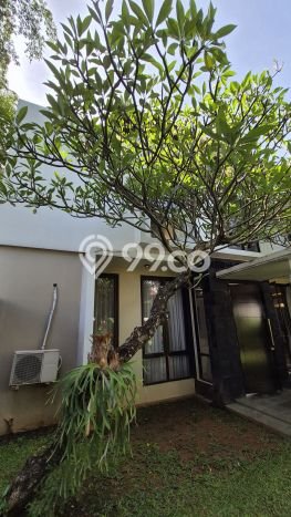 Ready to Use! Premium House LT 353m2 Desain Elegan di Cibubur Ready to Use! Premium House LT 353m2 Desain Elegan di Cibubur