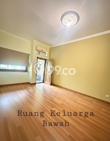 Rumah Mewah LB 400m2 Siap Huni Desain Elegan di Cibubur, Depok Rumah Mewah LB 400m2 Siap Huni Desain Elegan di Cibubur, Depok