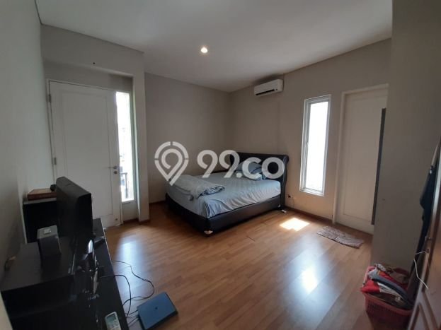 Hunian Mewah Siap Huni LT 170m2 di Ciracas, Jakarta Timur Hunian Mewah Siap Huni LT 170m2 di Ciracas, Jakarta Timur