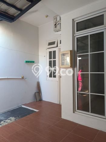 Rumah Luas Asri 2 KT Siap Pakai di Cibubur Bekasi Rumah Luas Asri 2 KT Siap Pakai di Cibubur Bekasi