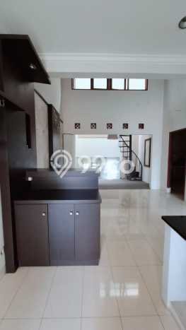Rumah Luas Asri 2 KT Siap Huni di Cibubur Jakarta Timur Rumah Luas Asri 2 KT Siap Huni di Cibubur Jakarta Timur