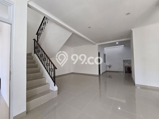 Rumah Strategis Minimalis Lb 200m2 di Legenda Wisata, Bogor Rumah Strategis Minimalis Lb 200m2 di Legenda Wisata, Bogor