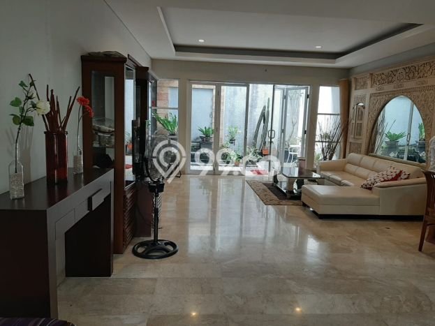 Hunian Mewah Siap Huni LT 170m2 di Ciracas, Jakarta Timur Hunian Mewah Siap Huni LT 170m2 di Ciracas, Jakarta Timur