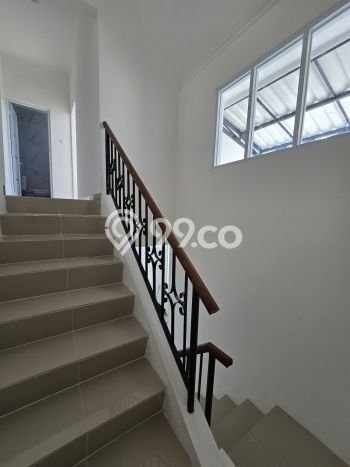 Rumah Strategis Minimalis Lb 200m2 di Legenda Wisata, Bogor Rumah Strategis Minimalis Lb 200m2 di Legenda Wisata, Bogor