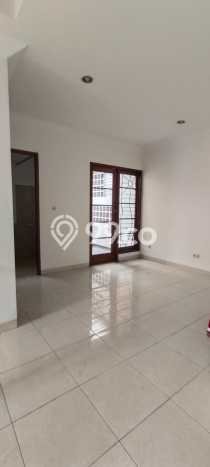 Rumah Mewah LB 192m2 Siap Huni Desain Elegan di Cibubur, Jakarta Timur Rumah Mewah LB 192m2 Siap Huni Desain Elegan di Cibubur, Jakarta Timur