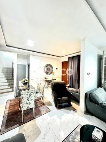 Dijual Rumah Luas Megah Dengan View Eksklusif di Citra Grand, Jakarta Timur Dijual Rumah Luas Megah Dengan View Eksklusif di Citra Grand, Jakarta Timur