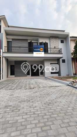 Rumah Mewah LB 250m2 Siap Pakai Desain Elegan di Kota Wisata, Bogor Rumah Mewah LB 250m2 Siap Pakai Desain Elegan di Kota Wisata, Bogor