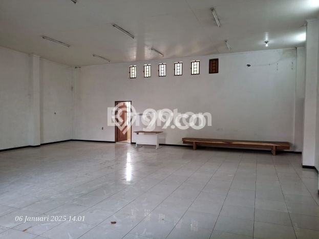 Ruko untuk Disewa di Pusat Tulungagung Luas Bangunan 272m2 Ruko untuk Disewa di Pusat Tulungagung Luas Bangunan 272m2