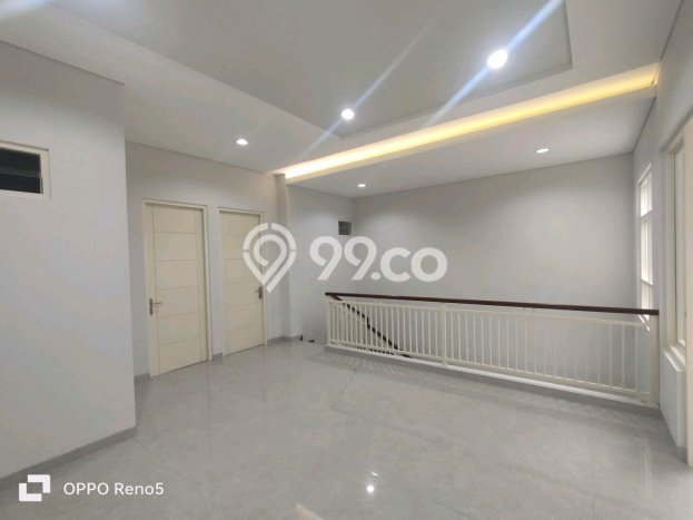 Dijual Rumah Mewah Megah Dengan View Cantik di Manyar, Surabaya Dijual Rumah Mewah Megah Dengan View Cantik di Manyar, Surabaya