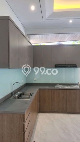 Hunian Mewah LB 215m2 Siap Huni Desain Elegan di Manyar, Surabaya Hunian Mewah LB 215m2 Siap Huni Desain Elegan di Manyar, Surabaya