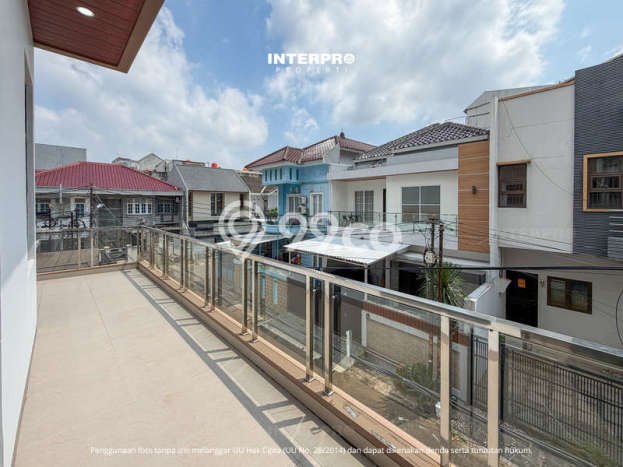 Hunian Elit LB 300m2 Siap Pakai Desain Elegan di Puri Indah, Jakarta Barat Hunian Elit LB 300m2 Siap Pakai Desain Elegan di Puri Indah, Jakarta Barat