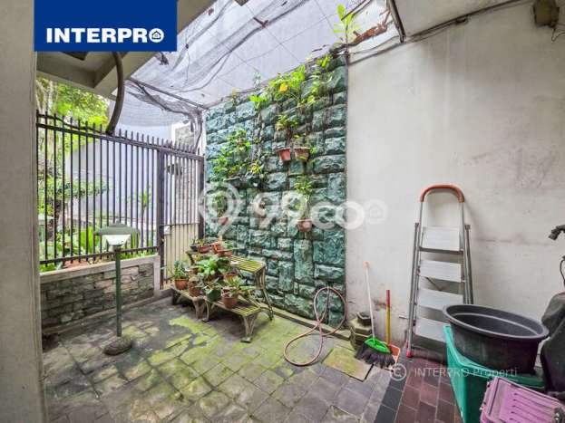 Rumah Mewah LB 250m2 Siap Huni Desain Elegan di Kedoya Baru, Jakarta Barat Rumah Mewah LB 250m2 Siap Huni Desain Elegan di Kedoya Baru, Jakarta Barat