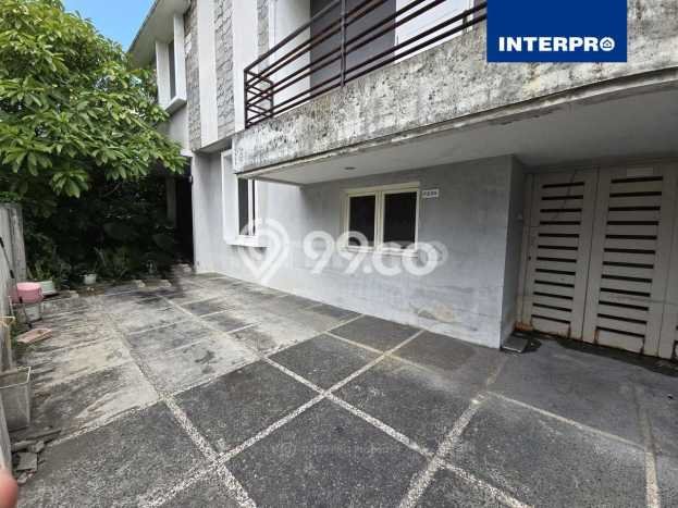 Rumah Hook 2 Lantai Taman Ratu Lt 199m2 Lokasi Startegis Rumah Hook 2 Lantai Taman Ratu Lt 199m2 Lokasi Startegis