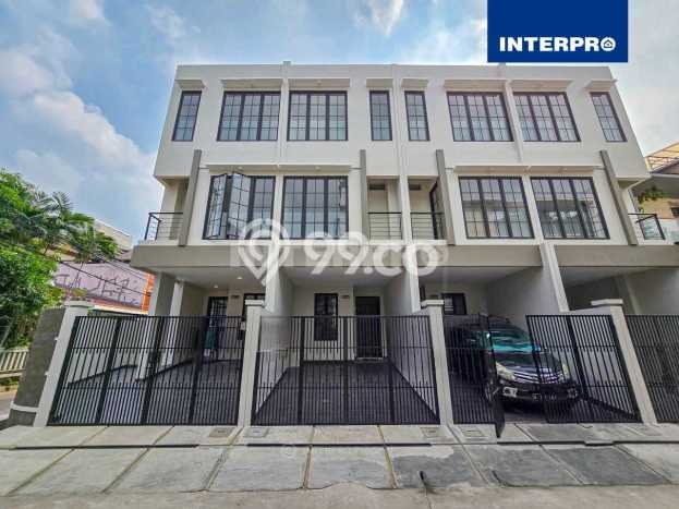 Rumah 3 Lantai Minimalis Modern di Taman Ratu Lt 42m2 Rumah 3 Lantai Minimalis Modern di Taman Ratu Lt 42m2