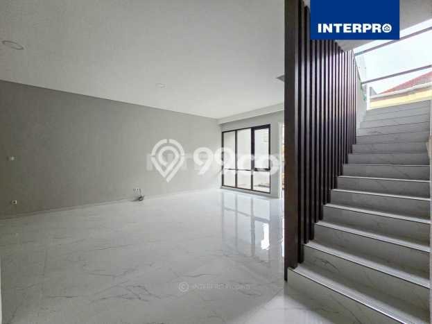 HARGA SPESIAL! Rumah Modern di Sunrise Garden, Jakarta Barat, LT 150m² LB 225m² BISA KPR! HARGA SPESIAL! Rumah Modern di Sunrise Garden, Jakarta Barat, LT 150m² LB 225m² BISA KPR!