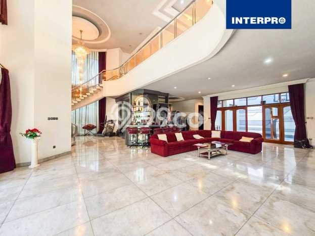 Hunian Mewah LB 550m2 Siap Huni Desain Elegan di Green garden, Jakarta Barat Hunian Mewah LB 550m2 Siap Huni Desain Elegan di Green garden, Jakarta Barat