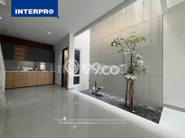 Dijual Rumah Eksklusif 3 KT di Duri Kepa, Jakarta Barat Dijual Rumah Eksklusif 3 KT di Duri Kepa, Jakarta Barat