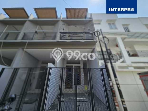 Jual Rumah Eksklusif 3 KT di Duri Kepa, Jakarta Barat Jual Rumah Eksklusif 3 KT di Duri Kepa, Jakarta Barat