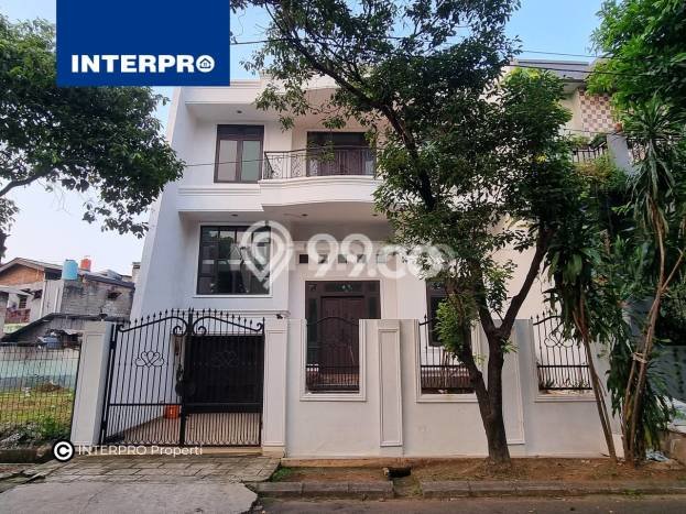 Rumah Elit Modern Tanpa Renovasi di Puri Indah Jakarta Barat Rumah Elit Modern Tanpa Renovasi di Puri Indah Jakarta Barat