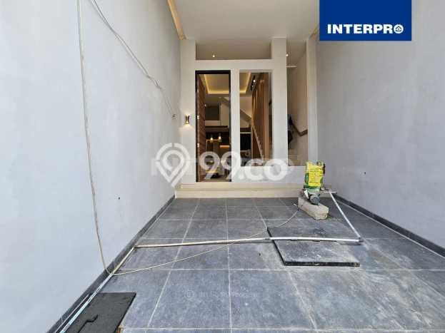 Jual Rumah Eksklusif 3 KT di Duri Kepa, Jakarta Barat Jual Rumah Eksklusif 3 KT di Duri Kepa, Jakarta Barat