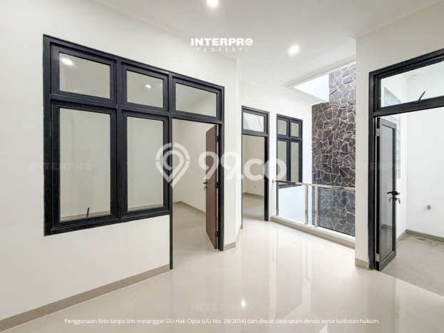 Hunian Elit LB 300m2 Siap Pakai Desain Elegan di Puri Indah, Jakarta Barat Hunian Elit LB 300m2 Siap Pakai Desain Elegan di Puri Indah, Jakarta Barat