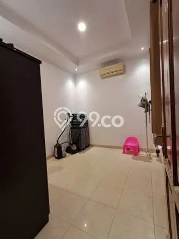 Disewakan Rumah Harga Terjangkau di Kelapa Dua Jakarta Barat Punya 5 Kamar Tidur Disewakan Rumah Harga Terjangkau di Kelapa Dua Jakarta Barat Punya 5 Kamar Tidur
