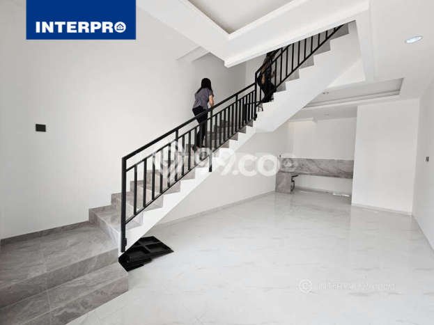 Rumah di Tomang, Jakarta Barat, LT 60m² Bangunan 160m² Rumah di Tomang, Jakarta Barat, LT 60m² Bangunan 160m²