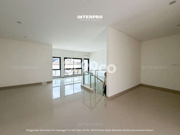 Hunian Elit LB 300m2 Siap Pakai Desain Elegan di Puri Indah, Jakarta Barat Hunian Elit LB 300m2 Siap Pakai Desain Elegan di Puri Indah, Jakarta Barat