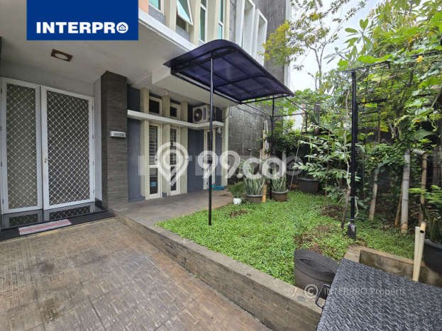 For Sale! Premium House LT 300m2 Desain Elegan di Green Garden For Sale! Premium House LT 300m2 Desain Elegan di Green Garden