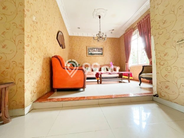 Ready to Use! Luxury House LT 384m2 Desain Elegan di Cibubur Ready to Use! Luxury House LT 384m2 Desain Elegan di Cibubur