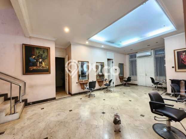 Siap Huni Rumah Mewah 10 Kamar di Kebayoran Baru Dekat ke Mana Saja Siap Huni Rumah Mewah 10 Kamar di Kebayoran Baru Dekat ke Mana Saja
