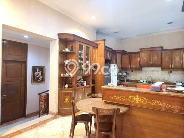 Siap Huni Rumah Mewah 10 Kamar di Kebayoran Baru Dekat ke Mana Saja Siap Huni Rumah Mewah 10 Kamar di Kebayoran Baru Dekat ke Mana Saja