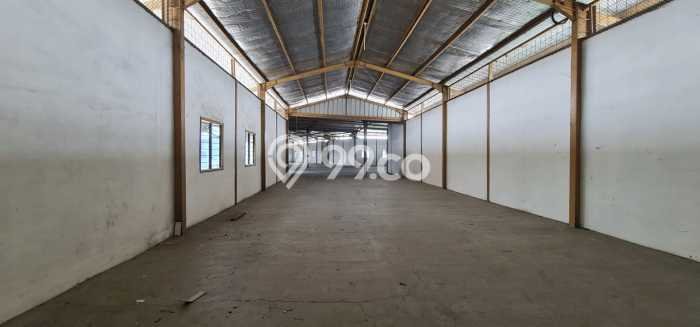 Gudang Disewakan di Citeureup, Luas 2300m², Pusat Komersial, Siap Usaha Gudang Disewakan di Citeureup, Luas 2300m², Pusat Komersial, Siap Usaha