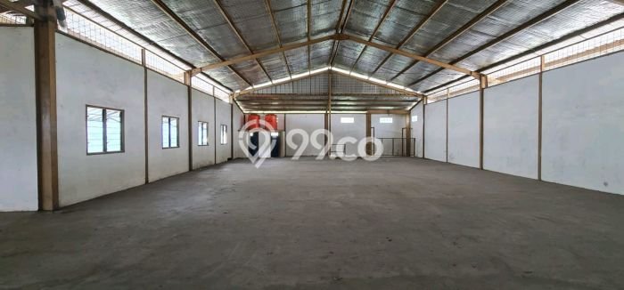 Gudang Disewakan di Citeureup, Luas 2300m², Pusat Komersial, Siap Usaha Gudang Disewakan di Citeureup, Luas 2300m², Pusat Komersial, Siap Usaha