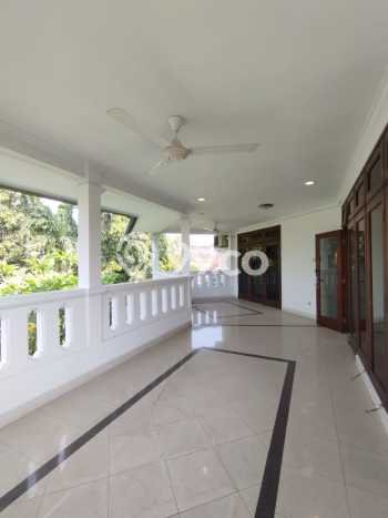 For Sale! Premium House LT 912m2 Desain Elegan di Kemang For Sale! Premium House LT 912m2 Desain Elegan di Kemang
