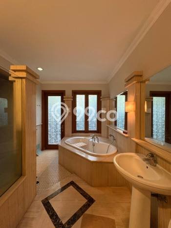 Sewa Rumah Nyaman di Pondok Indah LT 310m2 / LB 400m2 Kondisi Bagus Sewa Rumah Nyaman di Pondok Indah LT 310m2 / LB 400m2 Kondisi Bagus