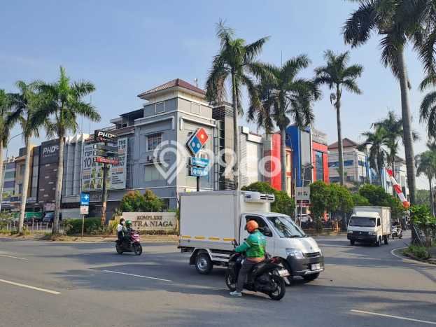 Ruko Dijual di Jakarta Barat LT 52m2 & LB 165m2 Lokasi Terbaik! Ruko Dijual di Jakarta Barat LT 52m2 & LB 165m2 Lokasi Terbaik!