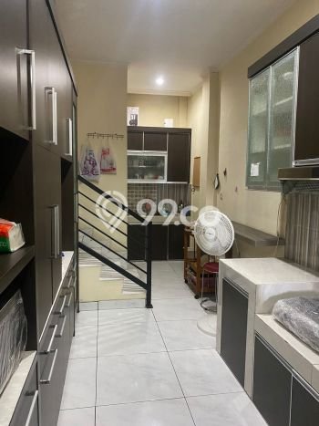 Ruko Lokasi Premium di , Luas 208m2m², Jalan Raya Ruko Lokasi Premium di , Luas 208m2m², Jalan Raya