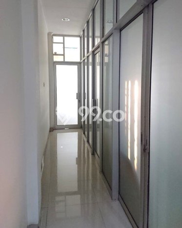 Ruko Dijual di Prime Area Jakarta Barat Luas 280m2 Ruko Dijual di Prime Area Jakarta Barat Luas 280m2