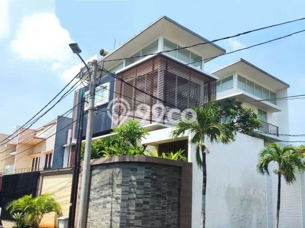 Rumah Elit LB 400m2 Siap Pakai Desain Elegan di Citra Garden, Jakarta Barat Rumah Elit LB 400m2 Siap Pakai Desain Elegan di Citra Garden, Jakarta Barat
