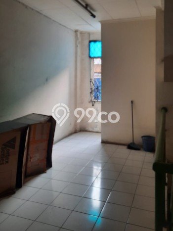 Ruko Dijual di Jakarta Barat LT 90m2 & LB 262m2 Lokasi Terbaik! Ruko Dijual di Jakarta Barat LT 90m2 & LB 262m2 Lokasi Terbaik!