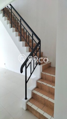 Area Strategis! Disewakan Ruko Lokasi Serpong, Tangerang Selatan Cocok untuk Bisnis Area Strategis! Disewakan Ruko Lokasi Serpong, Tangerang Selatan Cocok untuk Bisnis