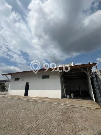 Gudang bagus disewakan di Cisauk Tangerang dengan LB 221m2 harga sewa terbaik Gudang bagus disewakan di Cisauk Tangerang dengan LB 221m2 harga sewa terbaik