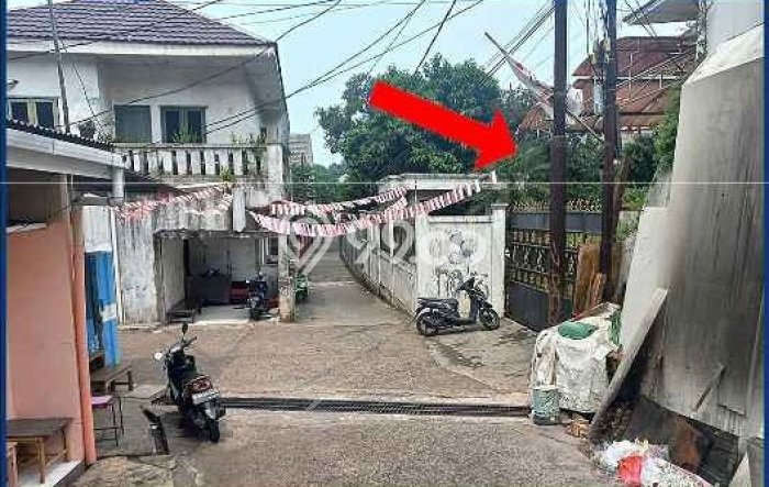 For Sale! Luxury House LT 1894m2 Desain Modern di Pangkalan Jati For Sale! Luxury House LT 1894m2 Desain Modern di Pangkalan Jati