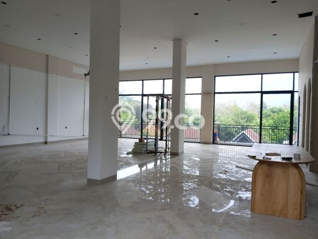 LOKASI BISNIS! Ruko Disewakan di Pecatu, Luas 168m², Jalan Strategis, Siap Usaha LOKASI BISNIS! Ruko Disewakan di Pecatu, Luas 168m², Jalan Strategis, Siap Usaha