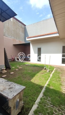 Kesempatan Investasi 3 Kamar Tidur dan 2 Kamar Mandi di Lokasi Strategis , Surabaya Kesempatan Investasi 3 Kamar Tidur dan 2 Kamar Mandi di Lokasi Strategis , Surabaya