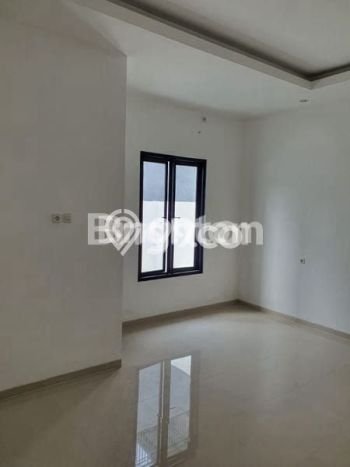 PROPERTI UNGGULAN! Rumah Premium di Rungkut, Luas 87m² LB 120m² PROPERTI UNGGULAN! Rumah Premium di Rungkut, Luas 87m² LB 120m²