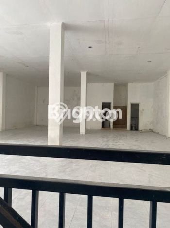 Disewakan Ruko Strategis Kawasan Middle East Ring Road, Luas 360m², Lokasi Komersial, Akses Mudah Disewakan Ruko Strategis Kawasan Middle East Ring Road, Luas 360m², Lokasi Komersial, Akses Mudah