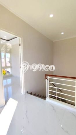 HARGA SPESIAL! Rumah Premium di Jemursari, Surabaya, LT 104m² LB 135m² BISA KPR! HARGA SPESIAL! Rumah Premium di Jemursari, Surabaya, LT 104m² LB 135m² BISA KPR!