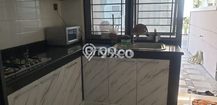 Rumah Luas Asri 3 KT Siap Huni di Manyar Surabaya Rumah Luas Asri 3 KT Siap Huni di Manyar Surabaya